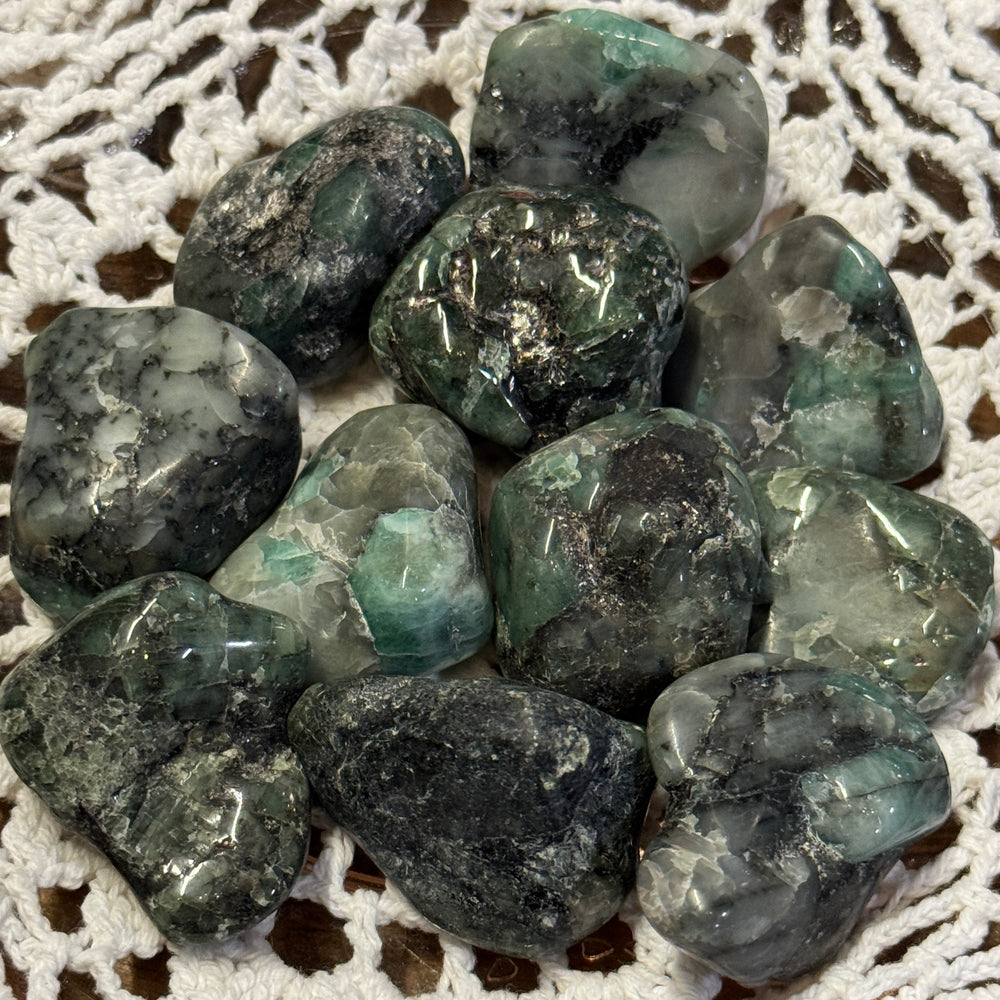 Tumbled Emerald #E1